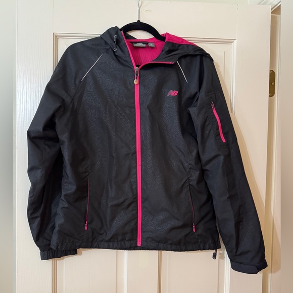 Women’s New Balance Hooded Zip Up Rain Jacket L - Picture 1 of 4